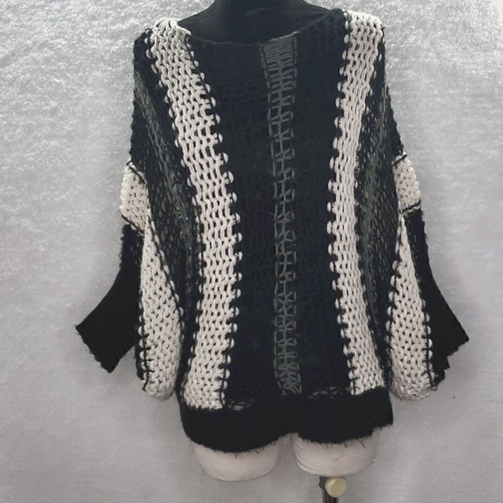 Lumiere Batwing Striped Crochet Knitted Oversized Wool Blend Sweater Size S/M - Picture 5 of 14
